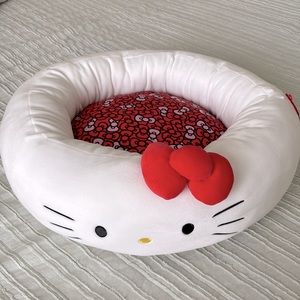 Hello Kitty Sanrio | Pet Bed